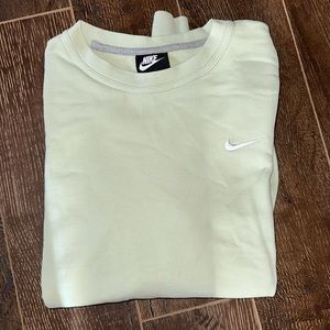 Men’s Nike mint crew neck Large